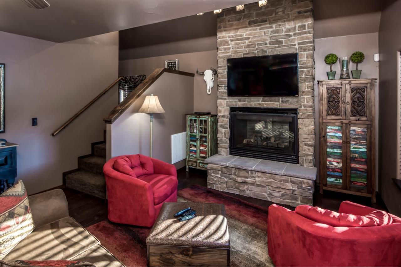 Fifth Dimension, 2 Bedrooms, Wifi, Hot Tub, Game Table, Grill, Sleeps 4 Ruidoso Luaran gambar