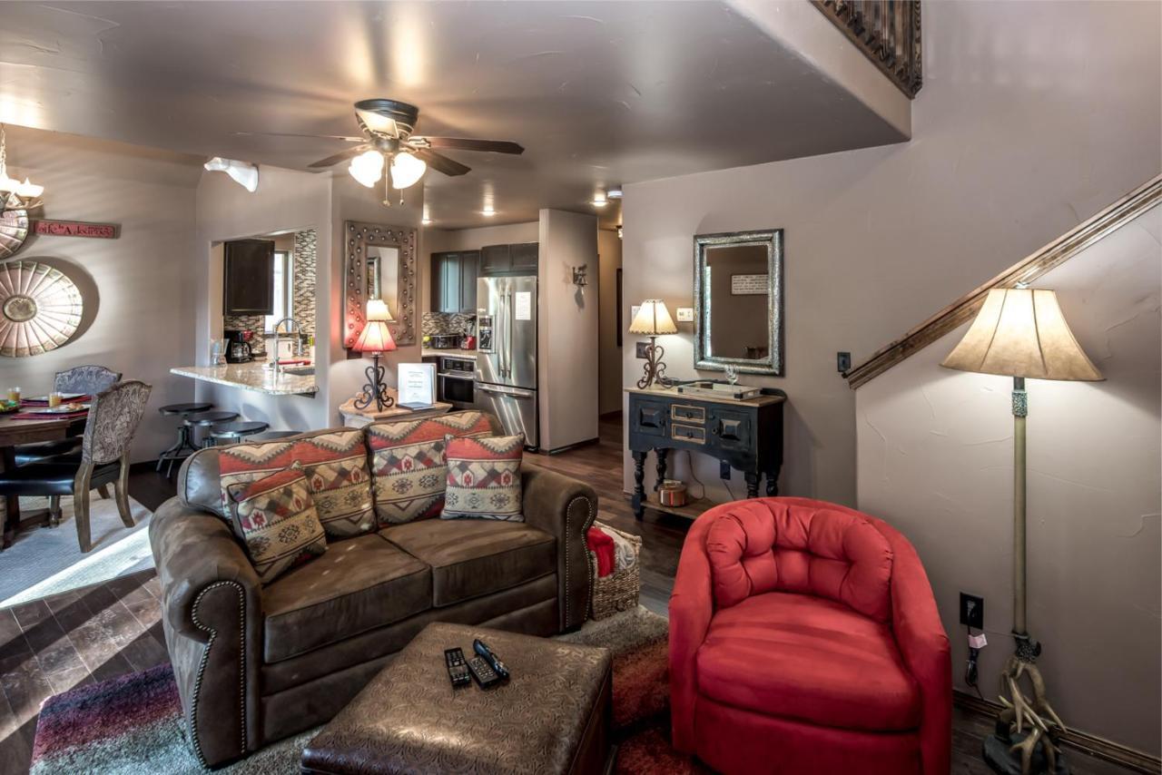 Fifth Dimension, 2 Bedrooms, Wifi, Hot Tub, Game Table, Grill, Sleeps 4 Ruidoso Luaran gambar
